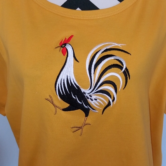 🆕 Bob Mackie Rooster 🐓 Top - Picture 2 of 4
